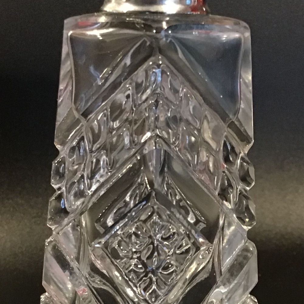 Vintage Clear Cut Glass Salt & Pepper Shakers Set 4 3/4” Tall - Picture 13 of 15